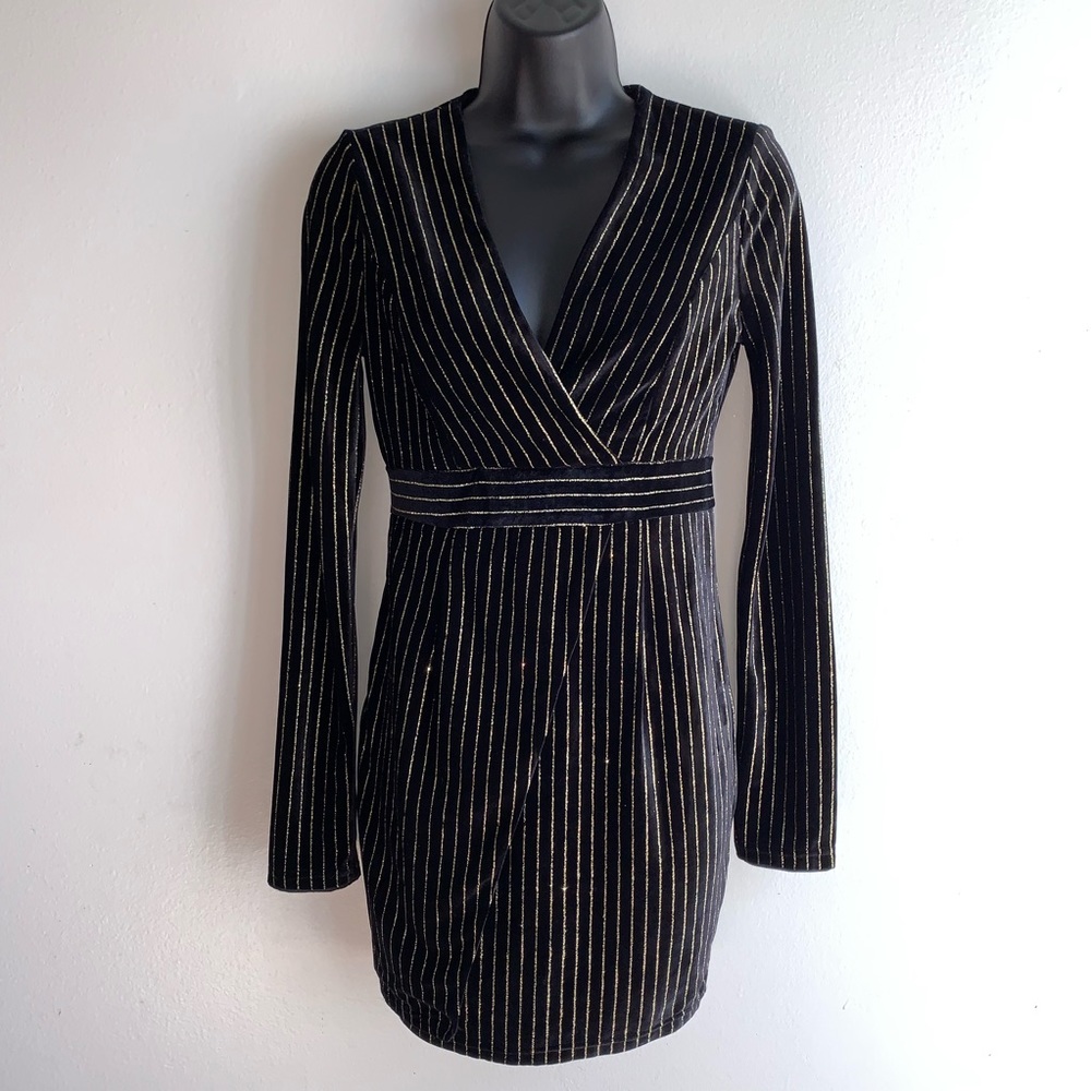 Black & Gold Long Sleeve Velvet Dress Sz Small